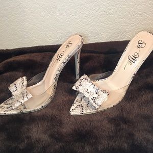 🤑Snake print strapless stiletto